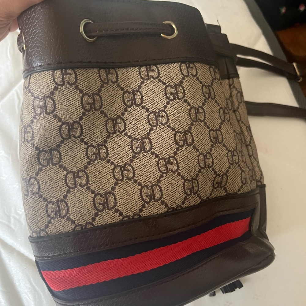 Crossbody pouch bag